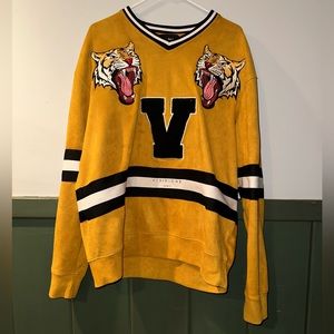 Men’s vie+riche sweatshirt size xl